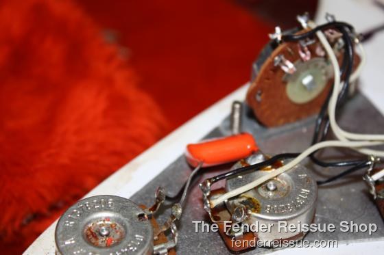 1982 Fender '57 Reissue Stratocaster — 061 1