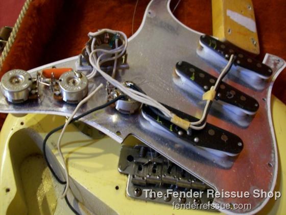 1982 Fender '62 Reissue Stratocaster - SOLD — 100 0136