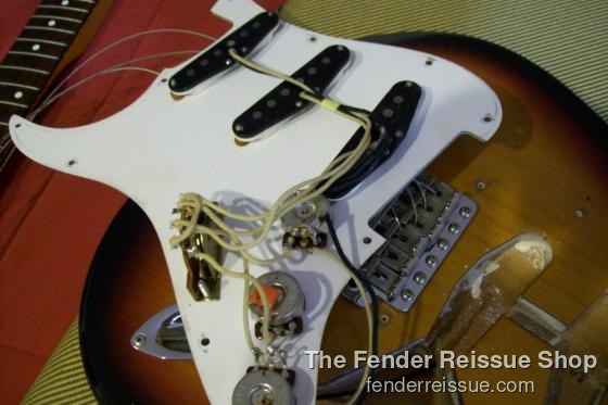 1989 Fender '62 Reissue Stratocaster - SOLD. — 100 0231