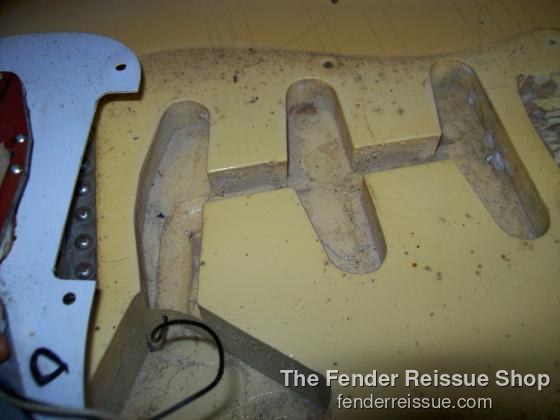 fender pickup routes 1982 reissue strat