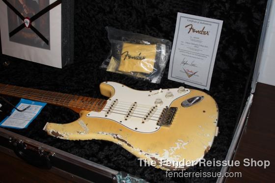 Fender Custom Shop Yngwie Malmsteen Play Loud Stratocaster SOLD. — 257
